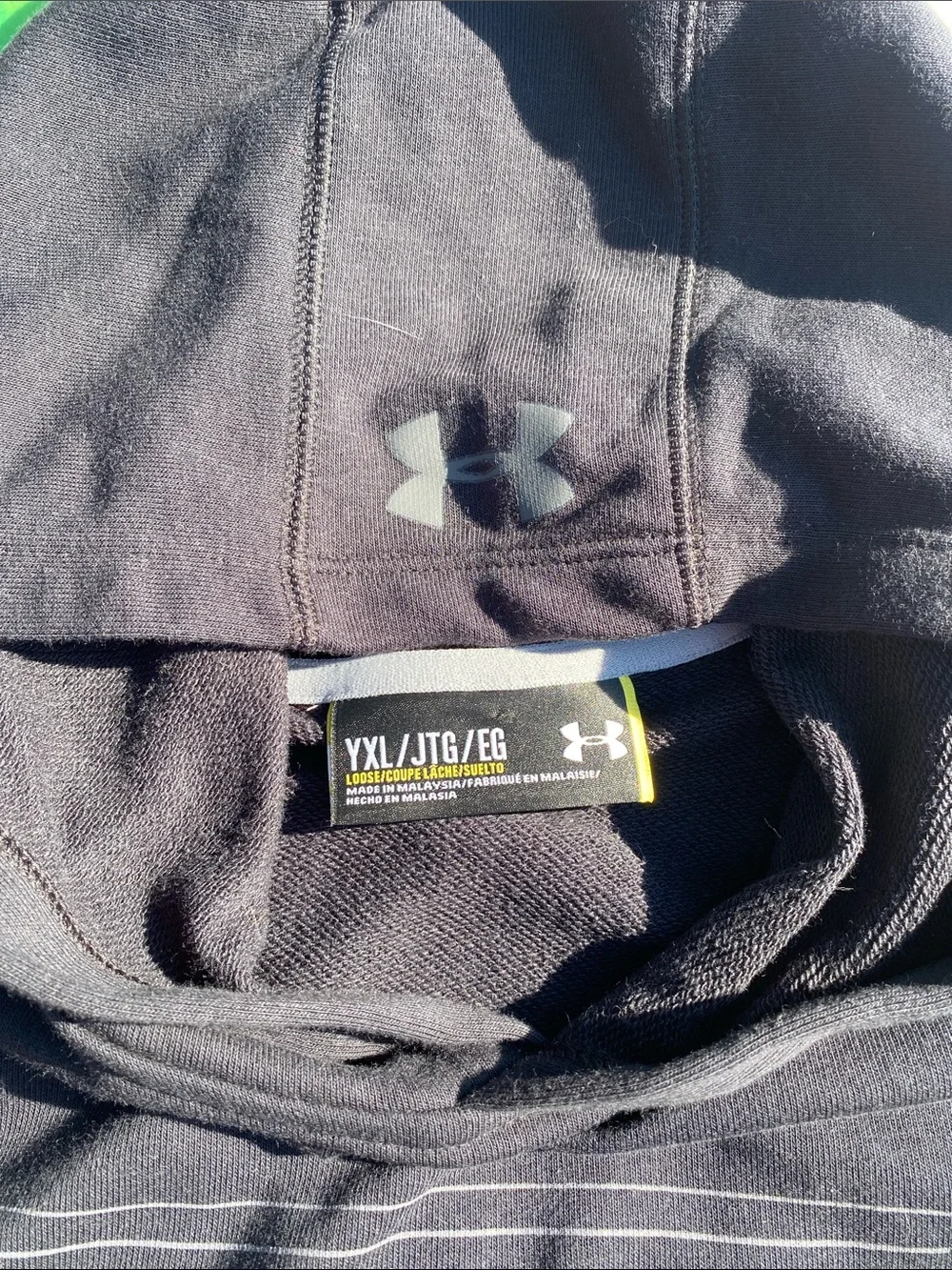 Under Armour YXL Soft Long Sleeve Pullover Hoodie with Logo